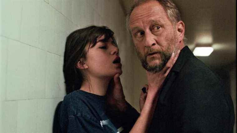 far from comedies, Benoît Poelvoorde immersed in a suffocating psychological thriller