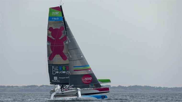 images of the rescue of Armel Tripon off La Coruña