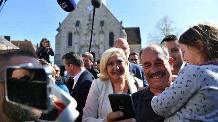 in Eure-et-Loir, Marine Le Pen is campaigning on conquered ground