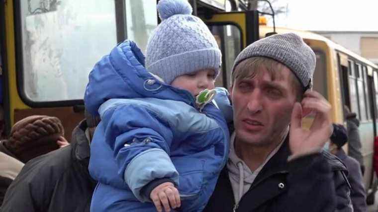 in Sloviansk, civilians flee in anticipation of a Russian offensive