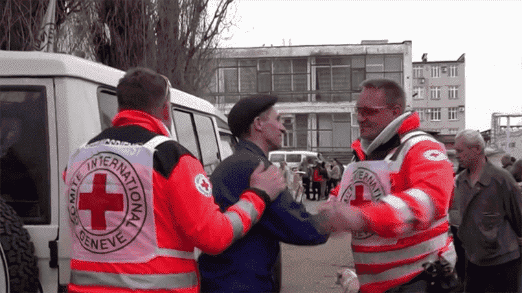 in the Donbass, the Red Cross tries to accompany the inhabitants