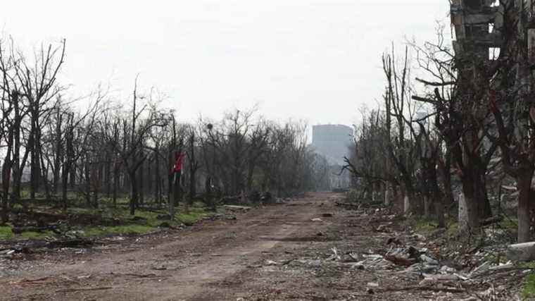 in the heart of Mariupol, a martyr city besieged by the Russians