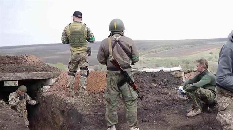 in the trenches, with the fighters of Rubizhne