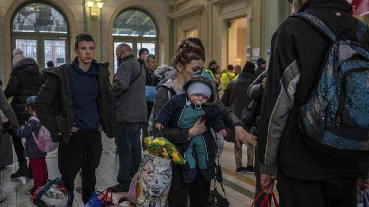 more than a month after the start of the conflict, what a welcome for refugees in Poland, Germany and Switzerland