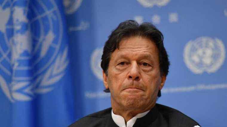 overthrown by a motion of no confidence, Prime Minister Imran Khan leaves power