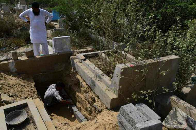 pakistan |  “The gravedigger mafia” takes advantage of overcrowded cemeteries