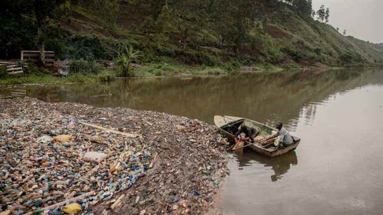 plastic waste accumulated in Lake Kivu causes power cuts