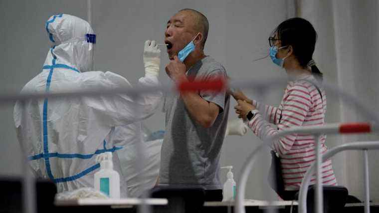 serial screenings and rush in supermarkets in Beijing, under threat of containment