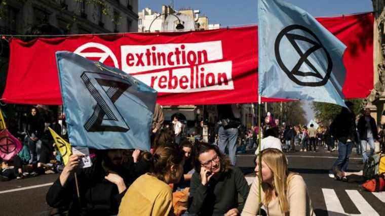 the Extinction Rebellion movement organizes a “great agora” in the center of Paris