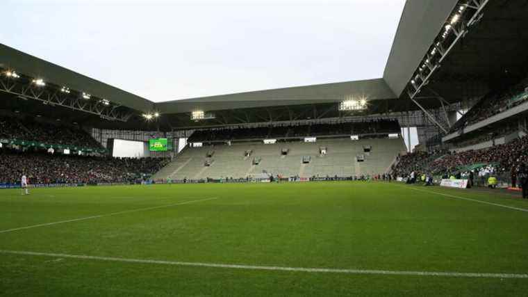 the match counting for the 30th day of Ligue 1 postponed from Saturday to Sunday due to snow