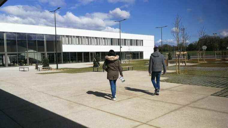 the new Joséphine-Baker middle school in Vouneuil-sous-Biard seduces its future students