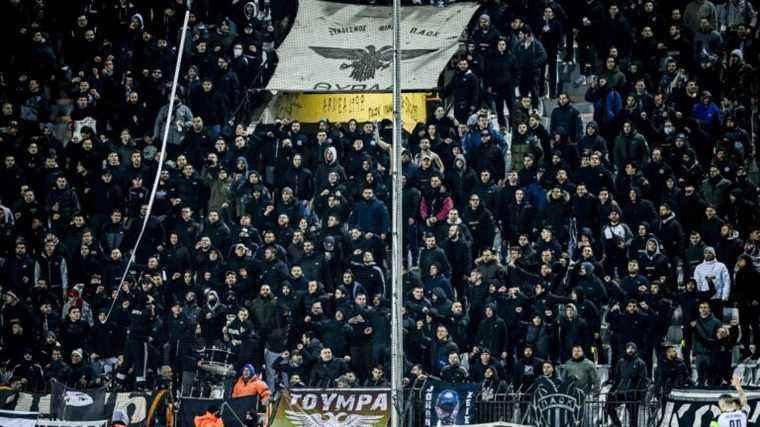 the police intervene between Greek and Marseille supporters before the Europa League Conference match