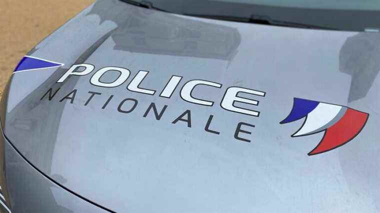 the young man involved in the fight with a plainclothes policeman in Blanc-Mesnil files a complaint