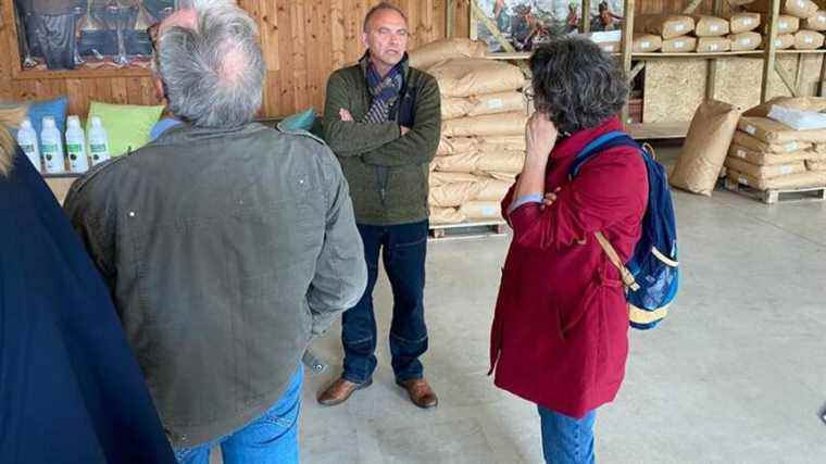 when tourism professionals go by bus to meet local producers