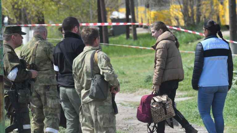 “100 civilians” evacuated from the Azovstal site in Mariupol will be received in Zaporizhia on Monday, announces Volodymyr Zelensky