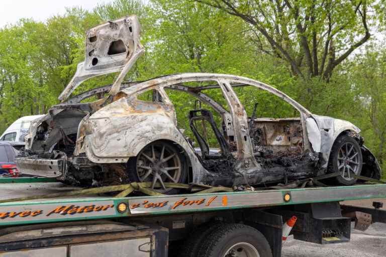 10th homicide in Montreal |  Body found in trunk of burnt-out vehicle