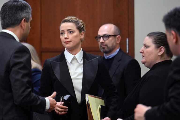 Amber Heard suffers from post-traumatic stress, expert says