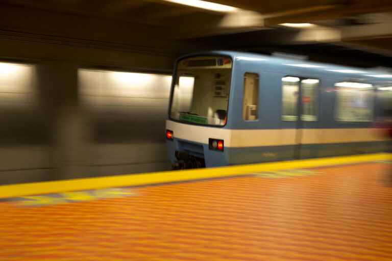 A fire caused a service stoppage on a large part of the metro