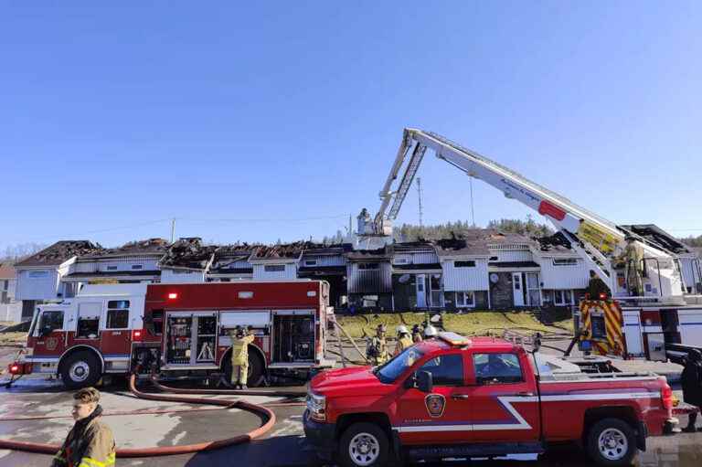 A violent fire throws seven families on the street in Chicoutimi-Nord