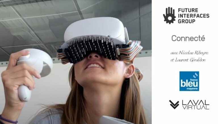 A virtual reality headset to reproduce touch on the lips