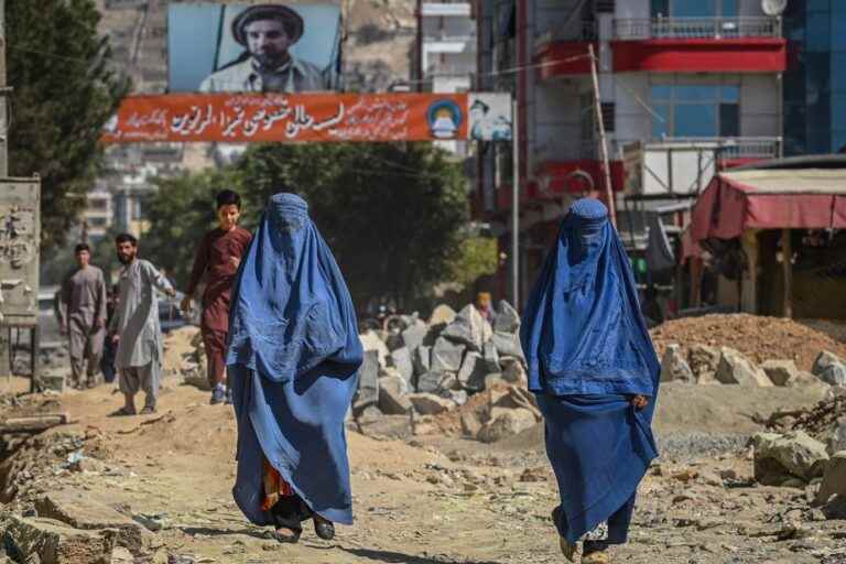 Afghanistan |  The Taliban reimposes on women the wearing of the burqa in public