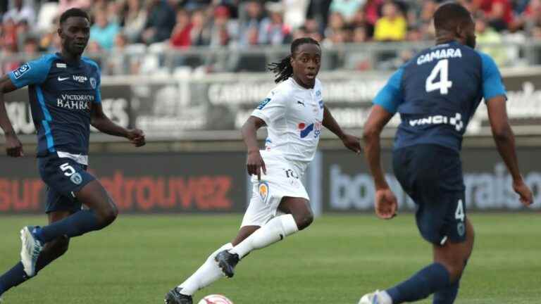 Amiens SC misses its last at home against Paris FC (1-2)