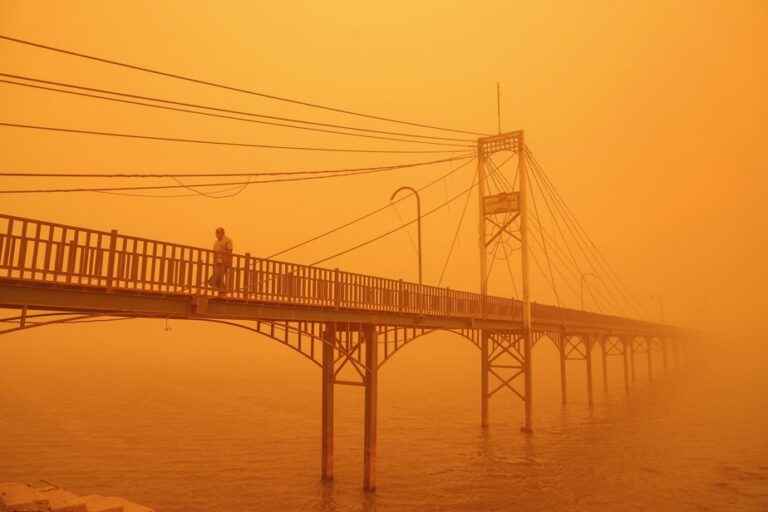 Another sandstorm hits Iraq