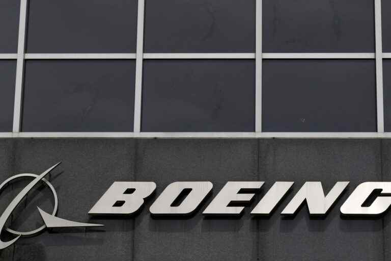 Boeing would move its headquarters to the Washington area