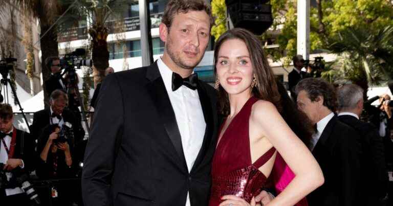 Cannes 2022: Amaury Leveaux accomplice with his companion Ksenia Tkachenko, Charlotte Le Bon divine in leather