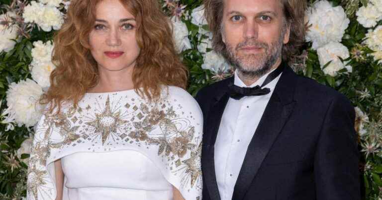 Cannes 2022: Chic Marine Delterme in a sparkling white dress on the arm of her husband Florian Zeller