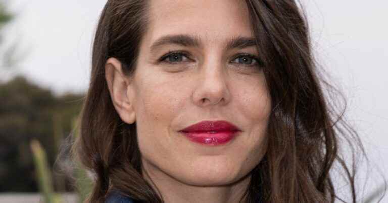 Charlotte Casiraghi breathtaking in a total denim look at the Chanel cruise show