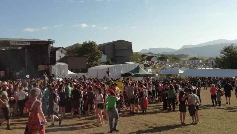 EHZ Euskal Herria Zuzenean festibala Irisarrin, Uztailaren 1, 2 and 3 years: informazio praktikoak