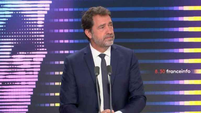 Emmanuel Macron “does not row, he takes his time”, assures Christophe Castaner