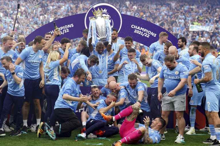 England |  Manchester City retain title after crazy final day