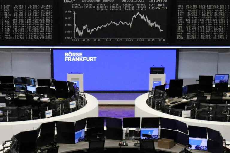 European stock markets end the week up