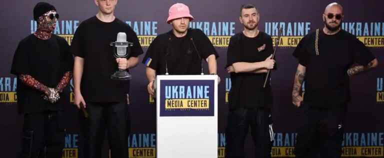 Eurovision: Kalush Orchestra resells its trophy and pays 900,000 dollars to the Ukrainian army