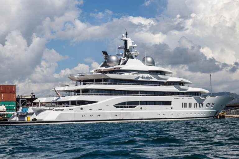 Fiji Islands |  The yacht of a Russian oligarch is seized at the request of the United States