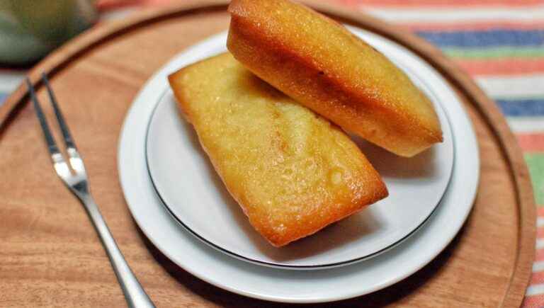 Financiers can be eaten, you know?  :)