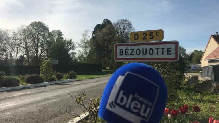 France Bleu Bourgogne Social Club at the Extraordinary Gardens of Bézouotte