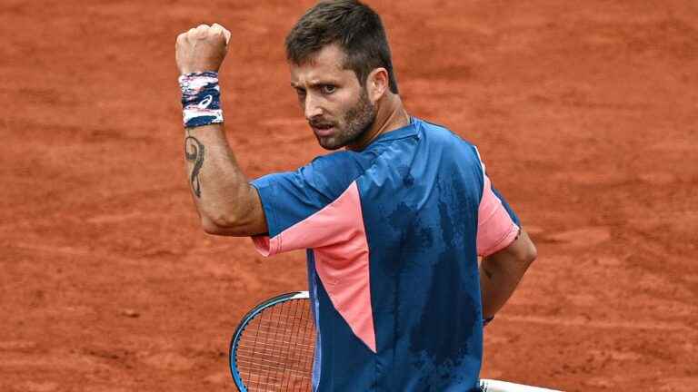 Frenchman Corentin Moutet knocks out Stan Wawrinka, winner of the tournament in 2015, in the first round