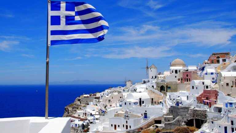 How do the Greeks experience this contemporary era, those who have already experienced serious economic crises?