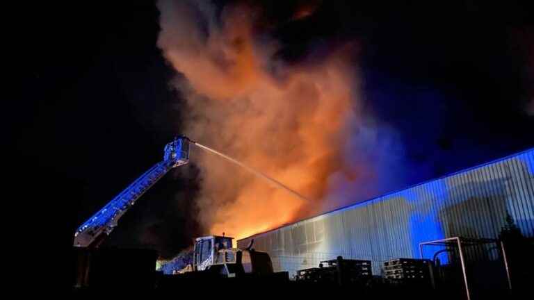 Impressive fire in a company in Boulazac in the Dordogne