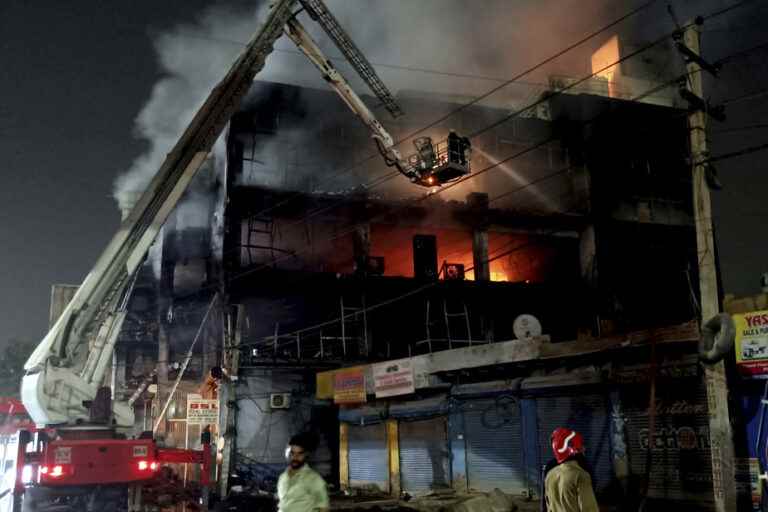 India |  Fire kills at least 27 in New Delhi