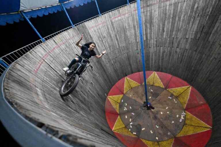 Indonesia |  “The Princess of the Wall of Death” defies gravity and prejudice