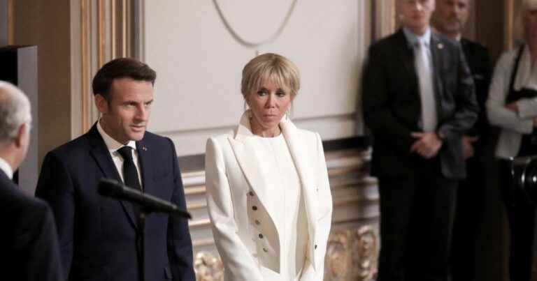 Investiture of Emmanuel Macron: Brigitte Macron impresses in white Vuitton, in front of François Cluzet