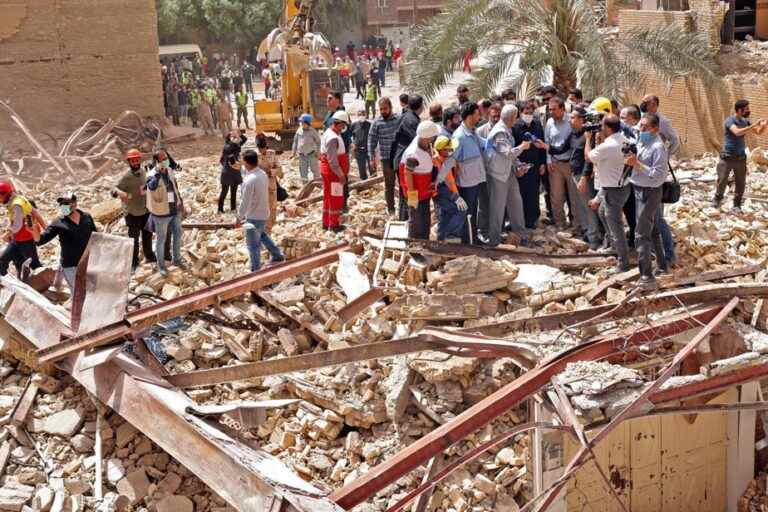 Iran |  Protests after the collapse of a building that killed 26 people