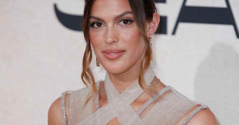 Iris Mittenaere struggling just before the amfAR gala: dress problem… and underwear!