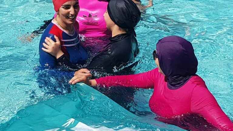 Is the burkini authorized in the swimming pools of Rennes, as the ecologist Eric Piolle asserts?