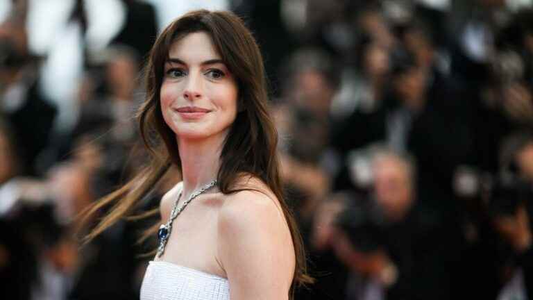 James Gray, Anne Hathaway and Julia Roberts, for a glamorous stair climb