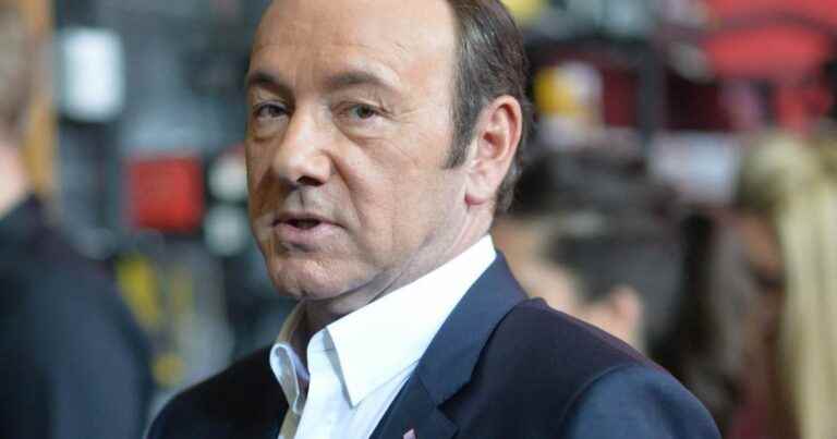 Kevin Spacey accused of sexual assault by three men, the ousted actor charged!